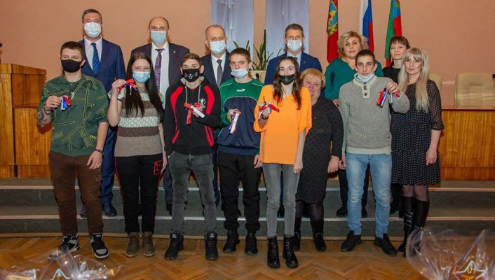 Торжественное вручение ключей от квартир детям-сиротам в г. Клинцы
