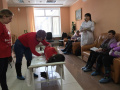 Прошло обучение в "Школе по уходу за тяжелобольными людьми"